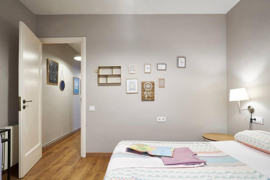 Bebarceloner Eixample - 2 Bedrooms Apartament